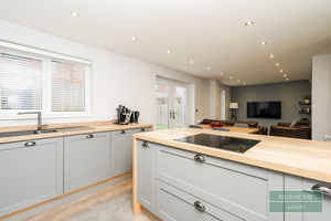 Photo 21- click for photo gallery